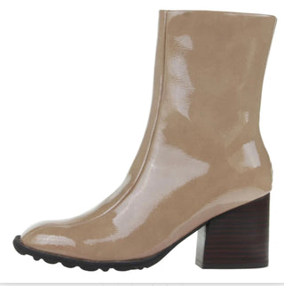 NakedFeet Report Ecru Boots