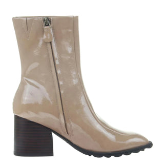 NakedFeet Report Ecru Boots