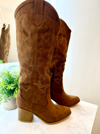 Dirty Laundry Upwind Chic Suede Brown Boots