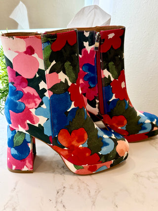 HeyGirl Flowers Slug Bug Boot