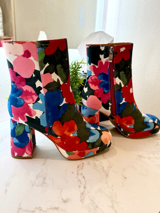 HeyGirl Flowers Slug Bug Boot