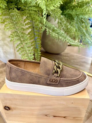Corkys Chain Reaction Pebbled Brown