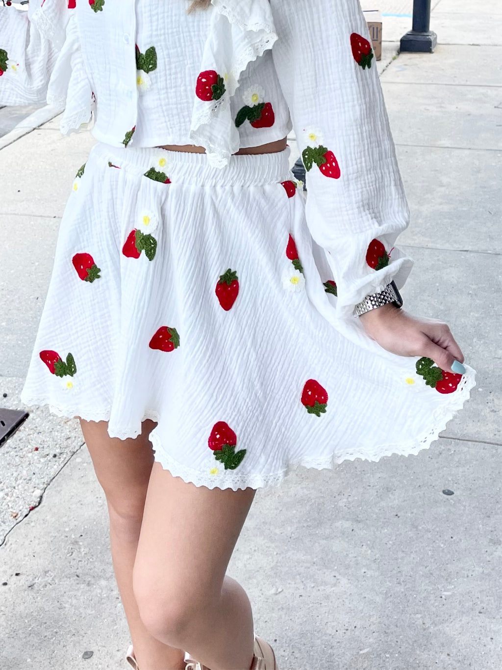 White Strawberry Gauze Skirt
